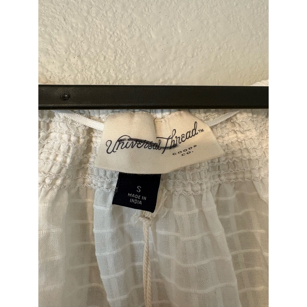 Universal Thread | Textured Tie-Front Peplum Top w/ Puff Sleeves (White) - Picture 5 of 9